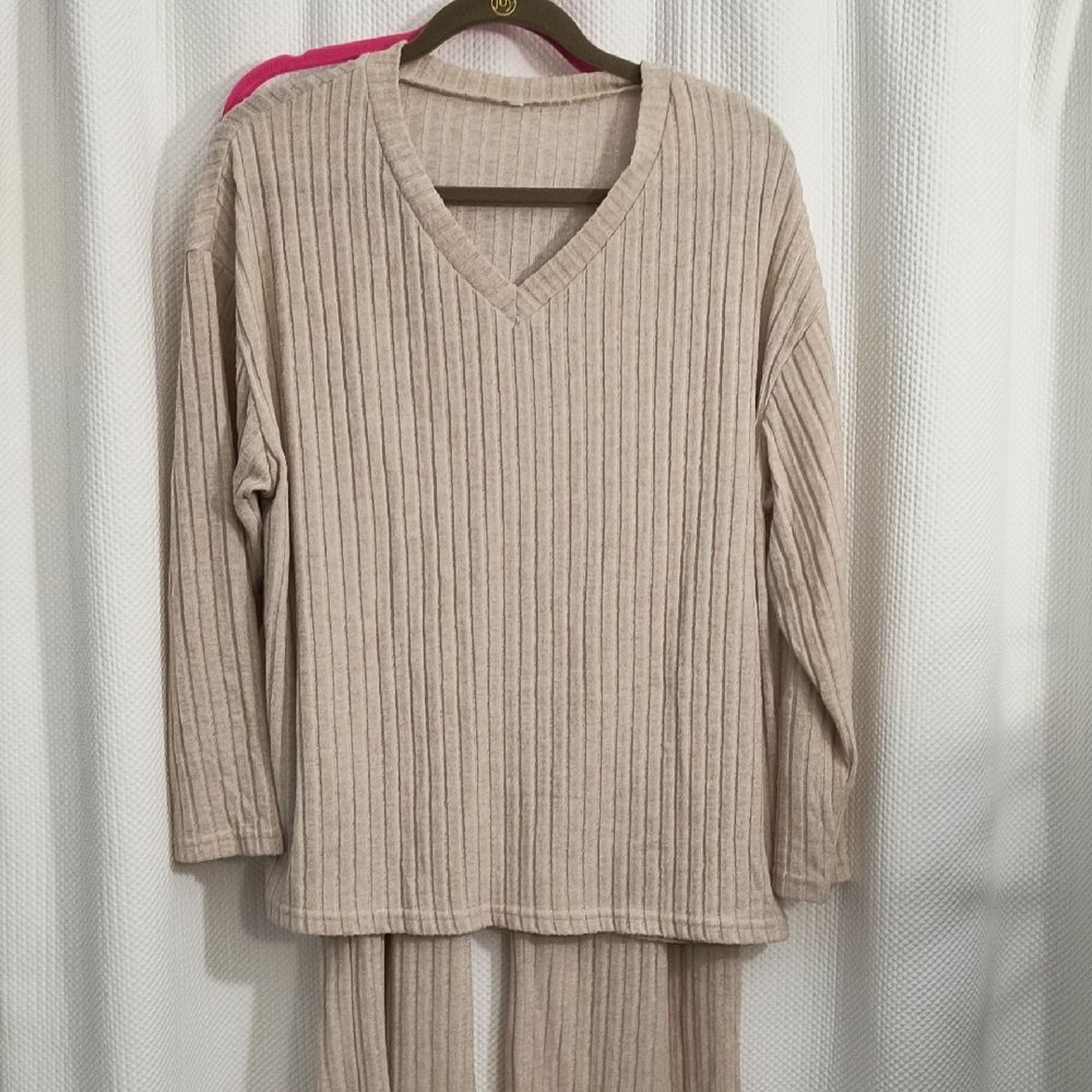 Ribbed Knit Lounge Set Women's - Picture 3 of 7